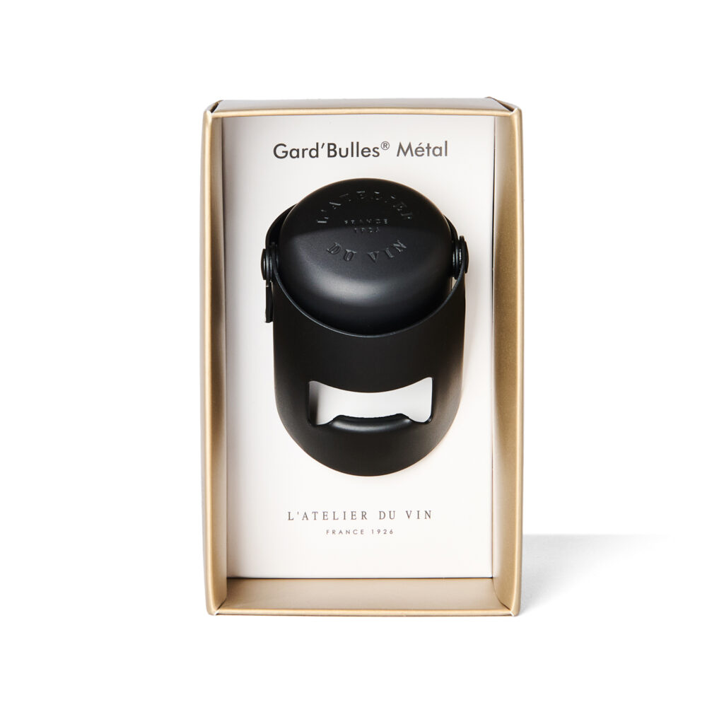 Gard’Bulles Metal by L’Atelier du Vin presented in its gift box, premium champagne and sparkling wine stopper for preserving bubbles and wine quality.