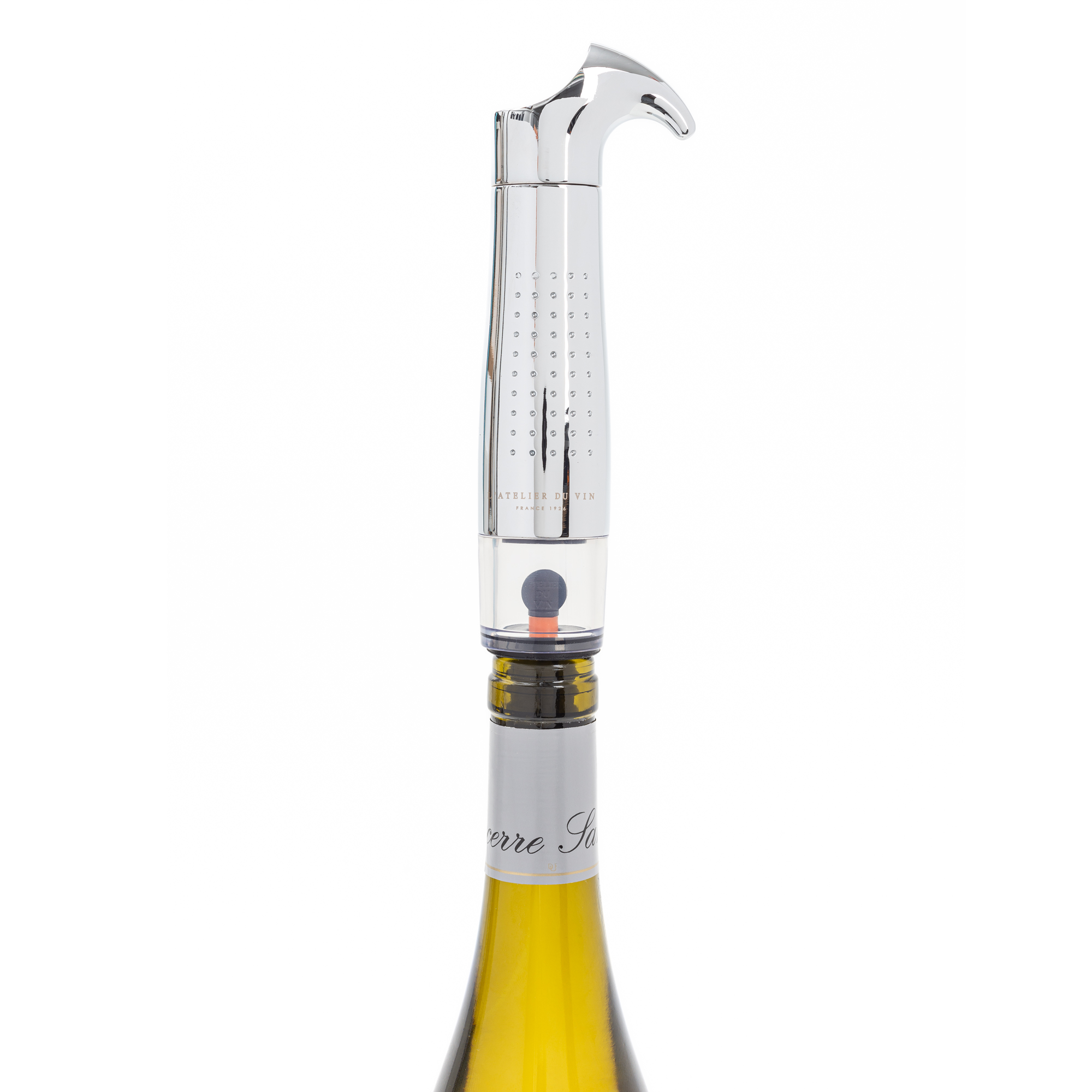 L'Atelier du Vin wine pump on a wine bottle