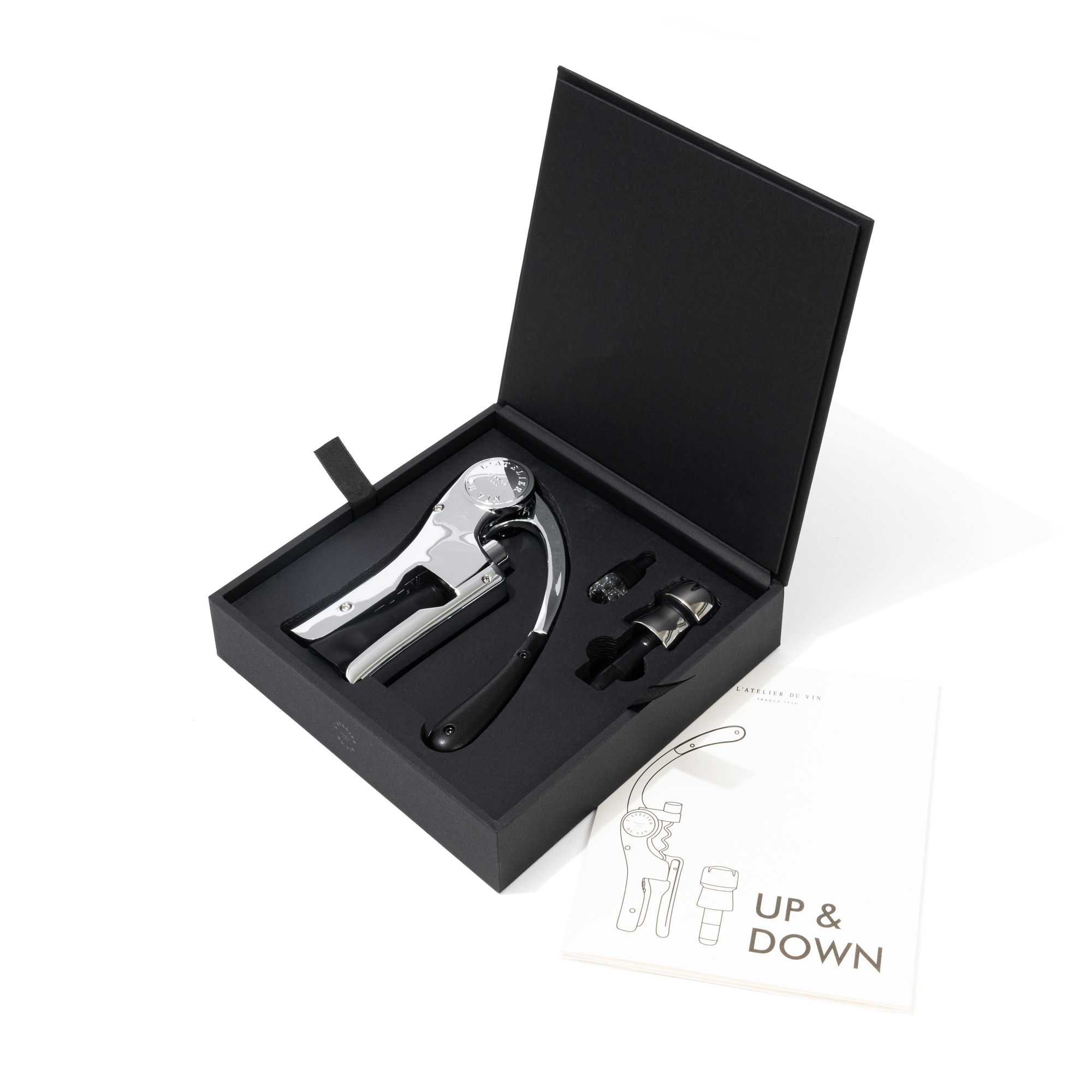 Oenology set with lever corkscrew and champagne preservative cork